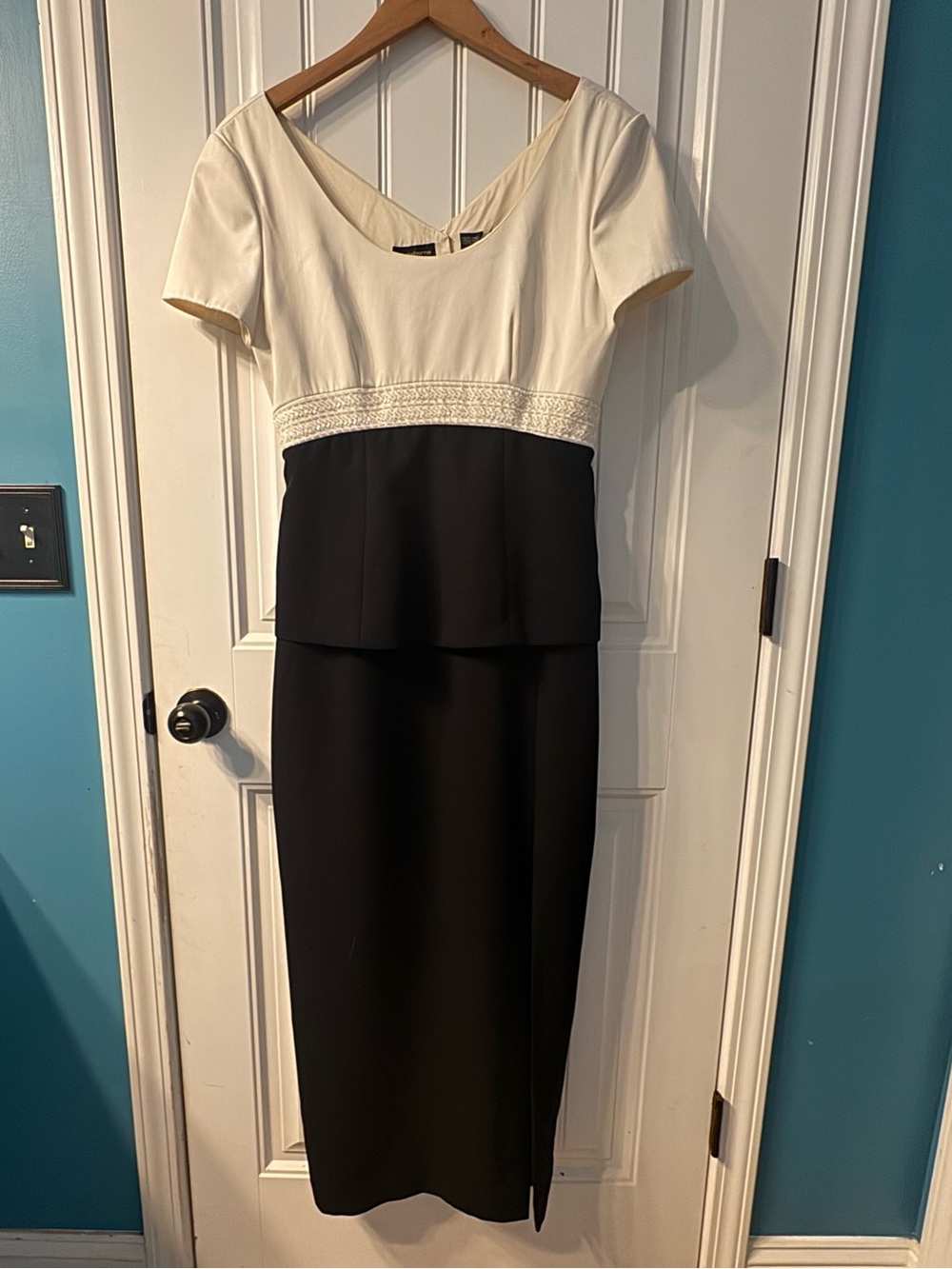 Liz Claiborne Black and Cream Peplum Midi Dress size 6 beaded detail and slit
